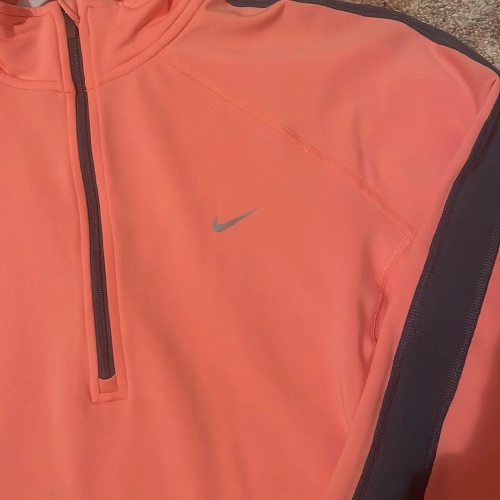 Nike Dri-Fit - Picture 2 of 3